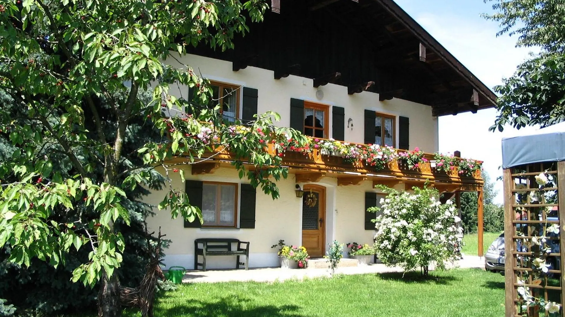 Alluring Holiday Home In Ubersee With Whirlpool