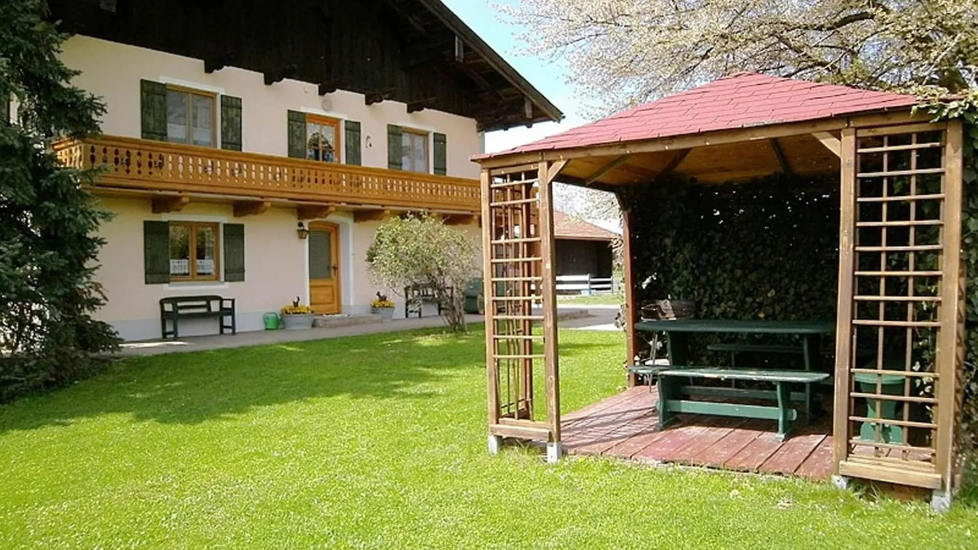 Alluring Holiday Home In Ubersee With Whirlpool