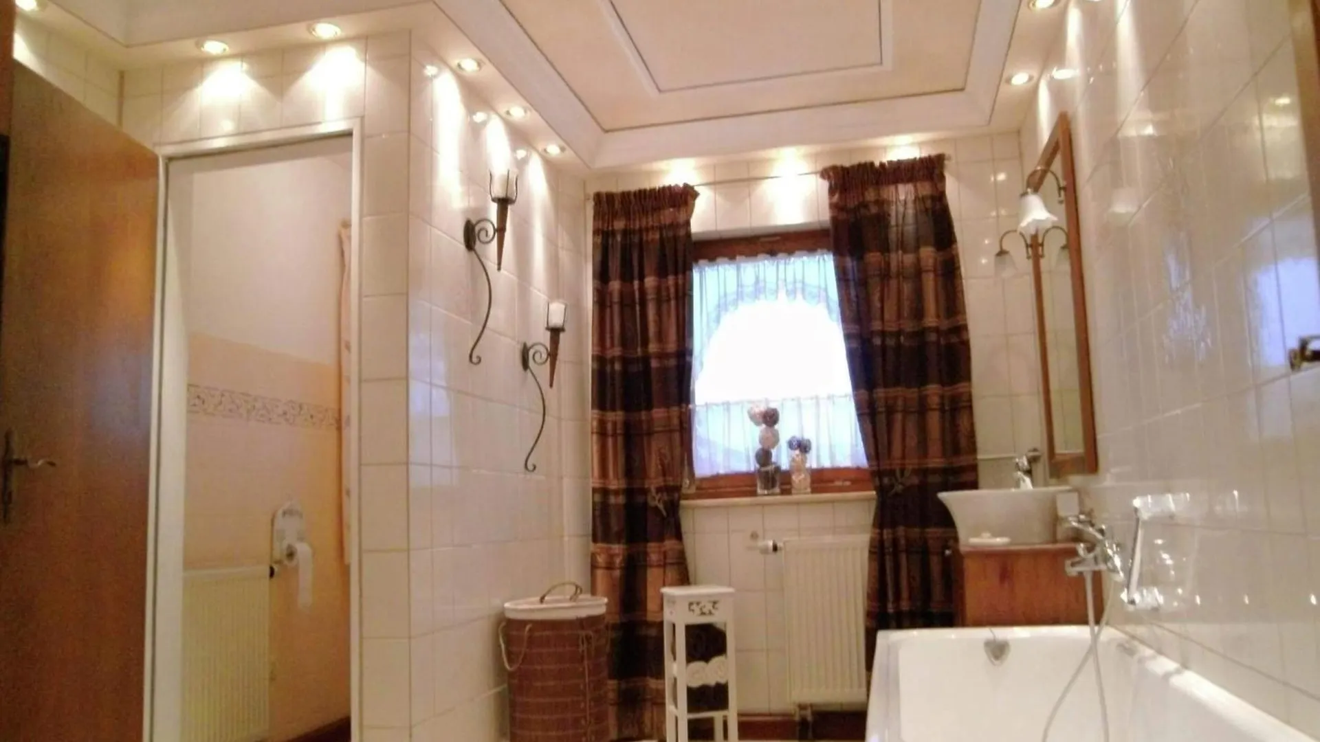 Alluring Holiday Home In Ubersee With Whirlpool 0*,  Germany