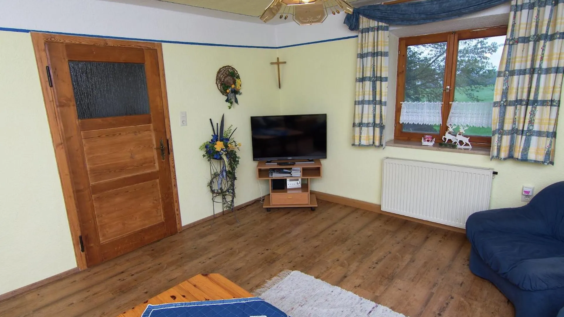 Alluring Holiday Home In Ubersee With Whirlpool 0*,