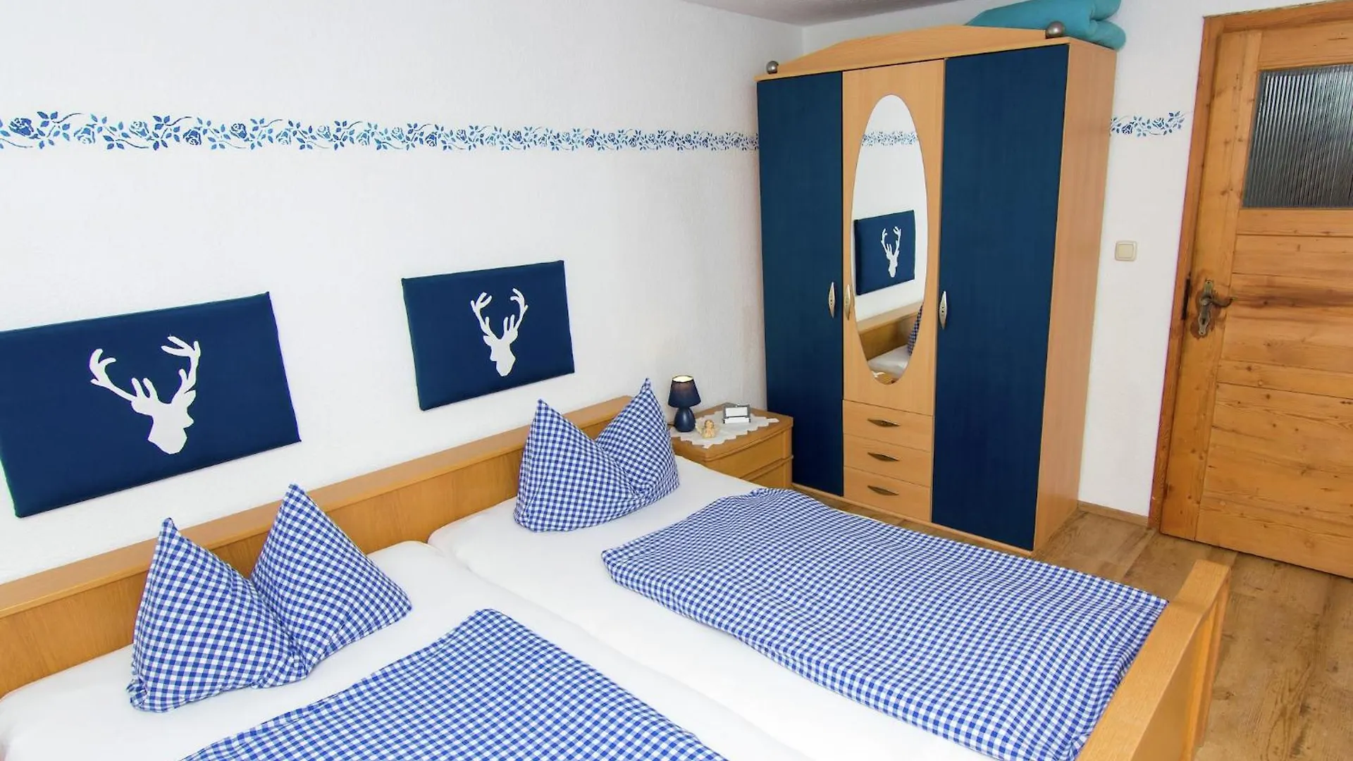 Alluring Holiday Home In Ubersee With Whirlpool 독일