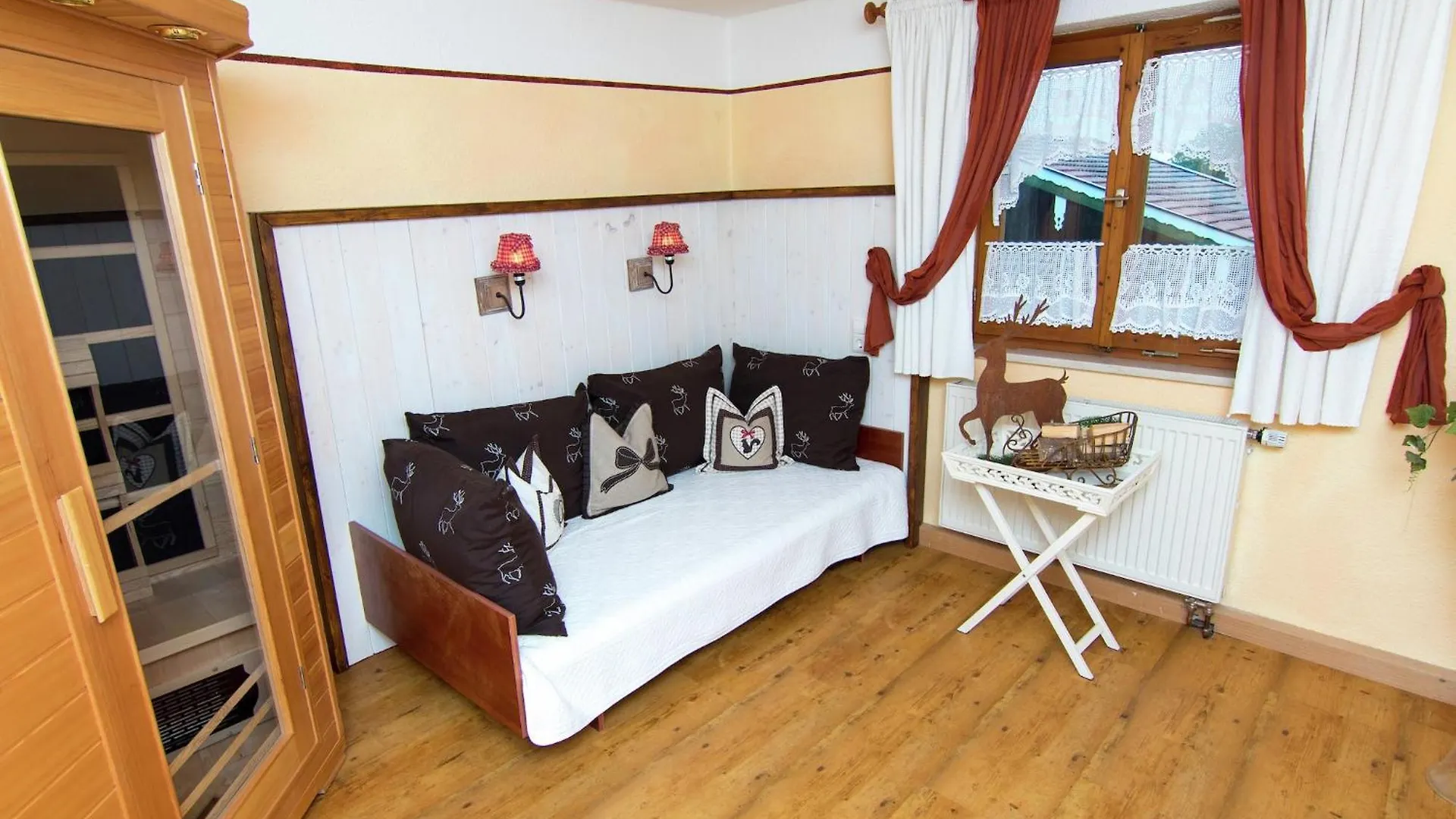 Alluring Holiday Home In Ubersee With Whirlpool